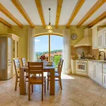 Dol Villa
